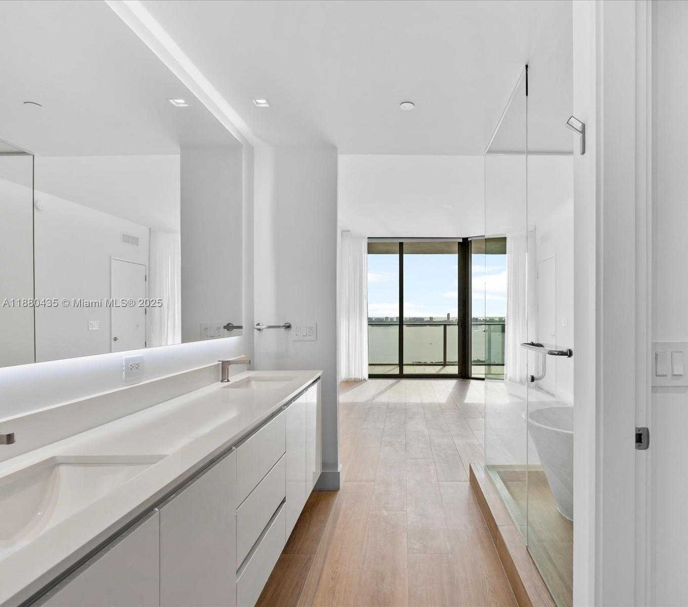 Small Image of 700 NORTH EAST 24TH ST #3207, Miami Number 17