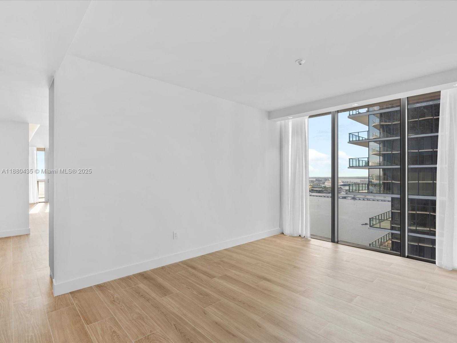 Small Image of 700 NORTH EAST 24TH ST #3207, Miami Number 19