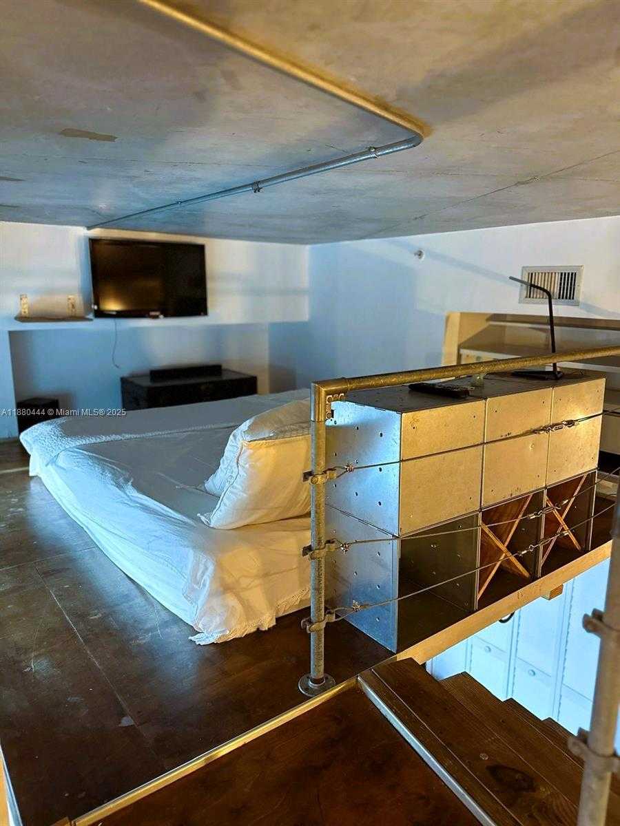 Small Image of 10 SOUTH WEST SOUTH RIVER DR #605, Miami Number 17