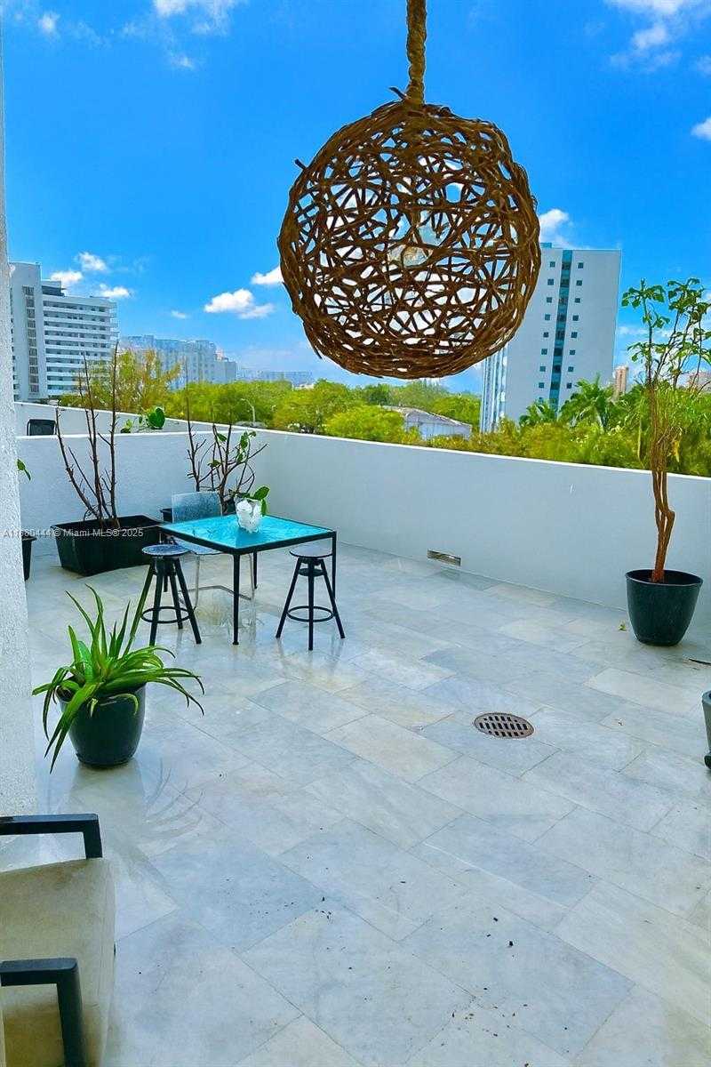 Small Image of 10 SOUTH WEST SOUTH RIVER DR #605, Miami Number 19