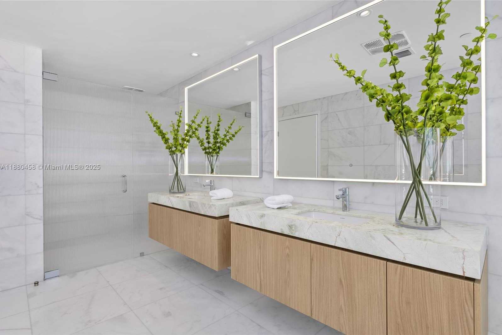 Small Image of 500 ALTON RD #2802, Miami Beach Number 18