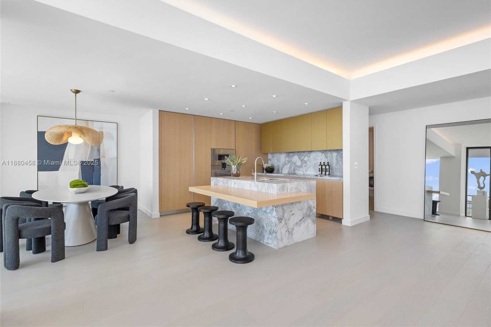 Small Image of 500 ALTON RD #2802, Miami Beach Number 8