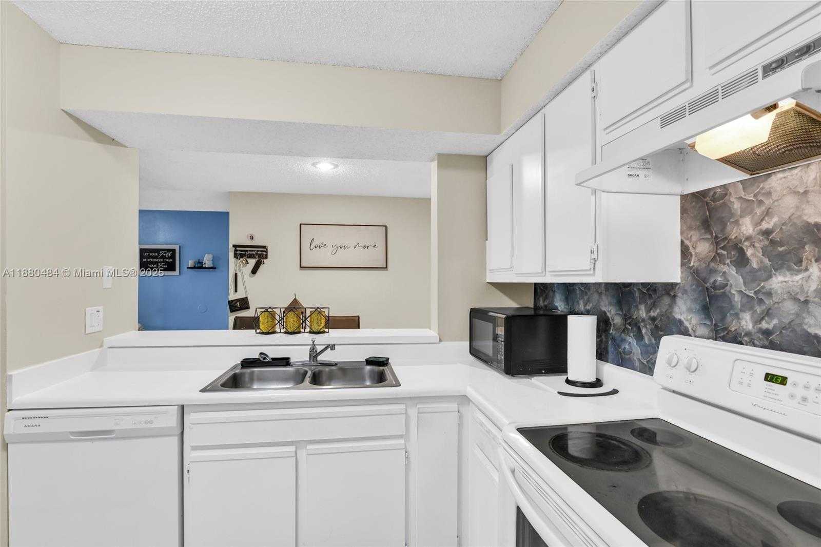 Small Image of 1255 46TH #1713, Pompano Beach Number 12