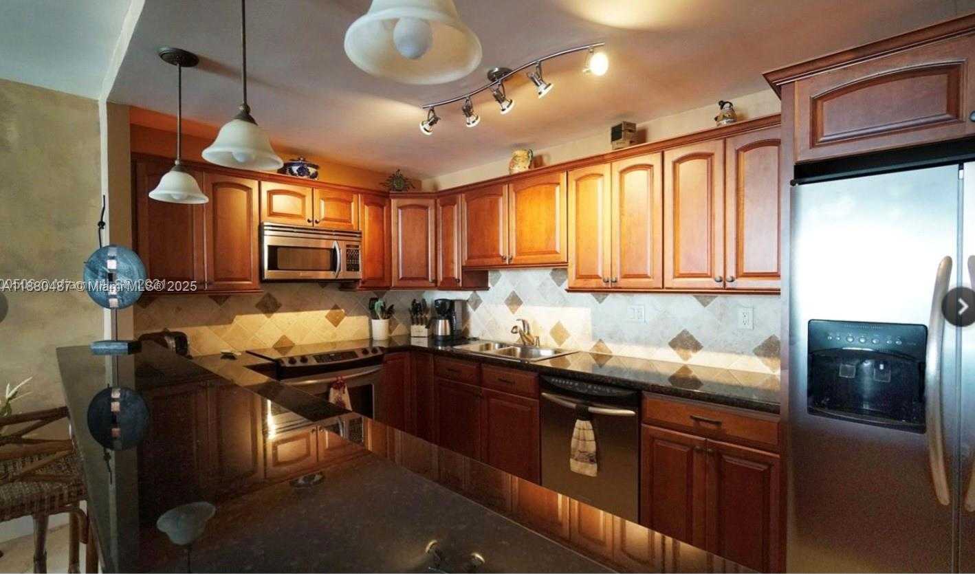 Small Image of 19370 COLLINS AVE #1014, Sunny Isles Beach Number 33