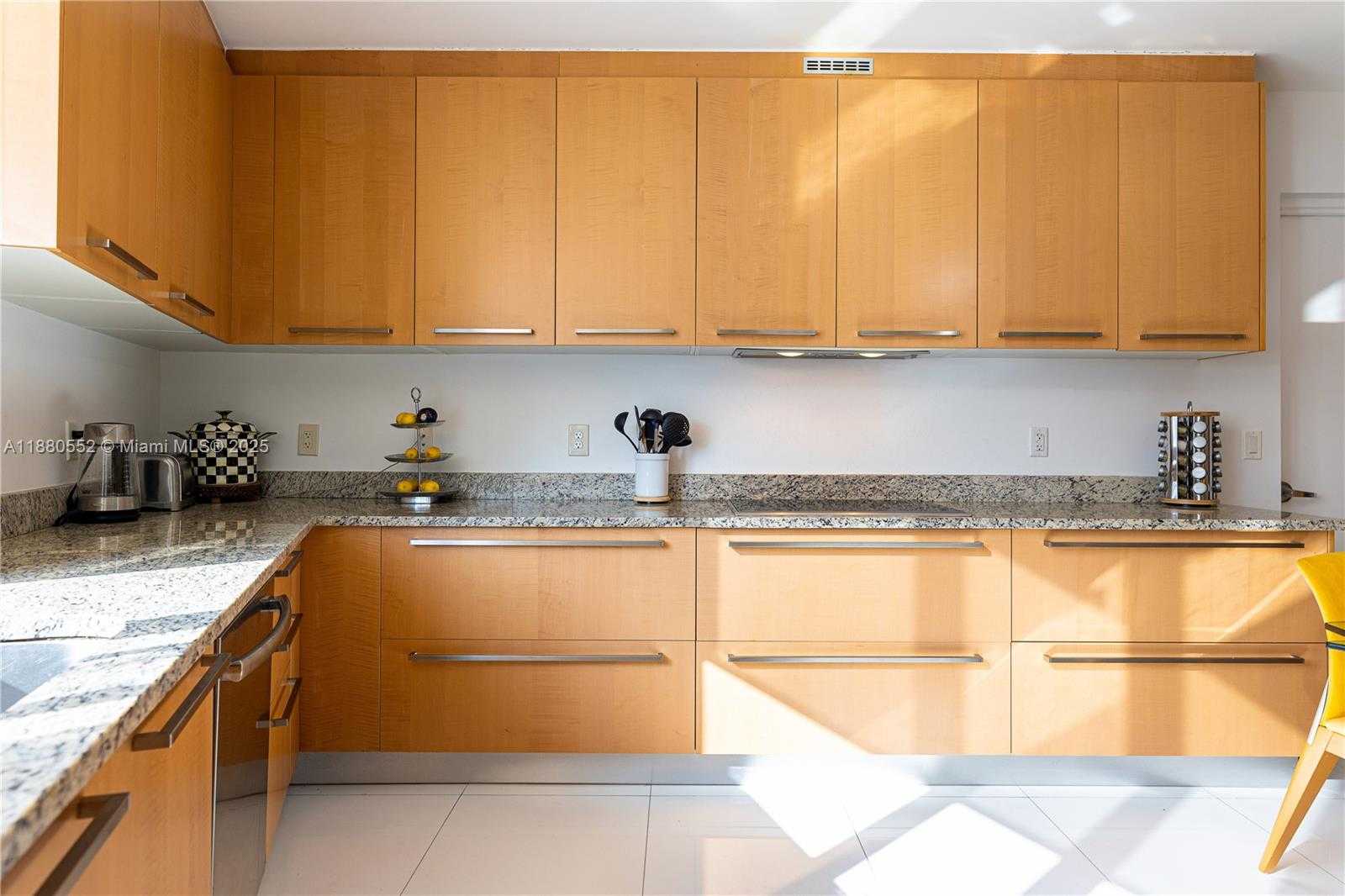 Small Image of 15901 COLLINS AVE #606, Sunny Isles Beach Number 23
