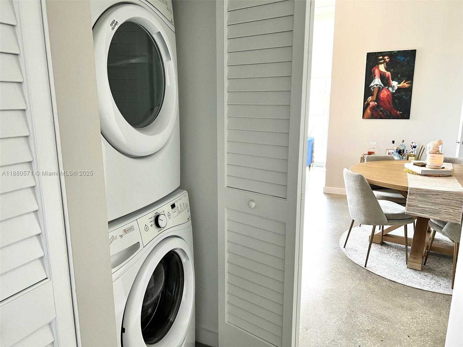 Small Image of 151 SOUTH EAST 1ST ST #2711, Miami Number 13