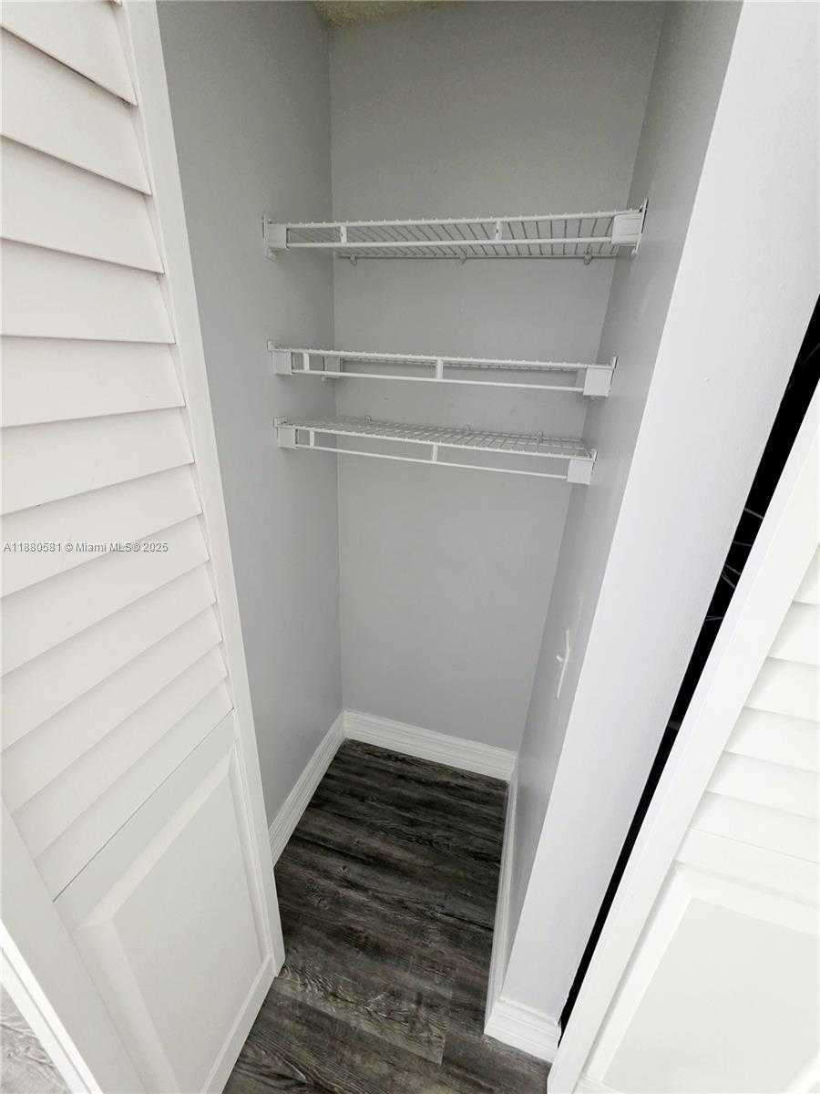 Small Image of 17021 NORTH BAY RD #324, Sunny Isles Beach Number 13