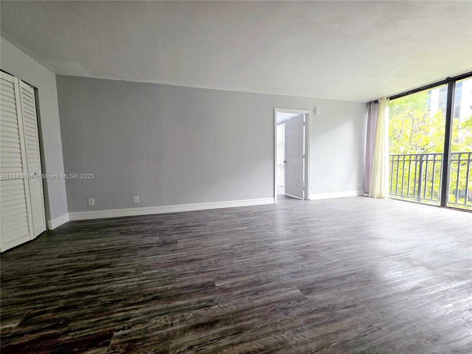 Small Image of 17021 NORTH BAY RD #324, Sunny Isles Beach Number 2