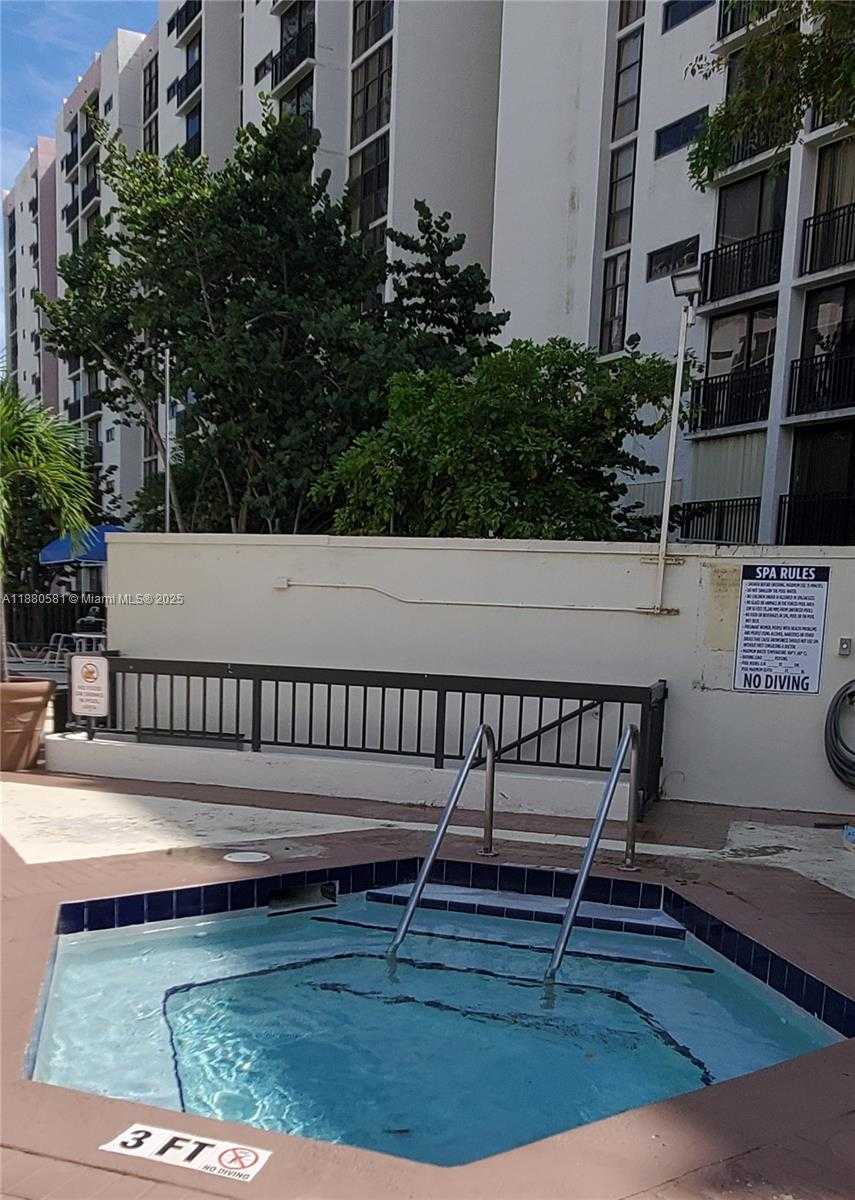 Small Image of 17021 NORTH BAY RD #324, Sunny Isles Beach Number 31