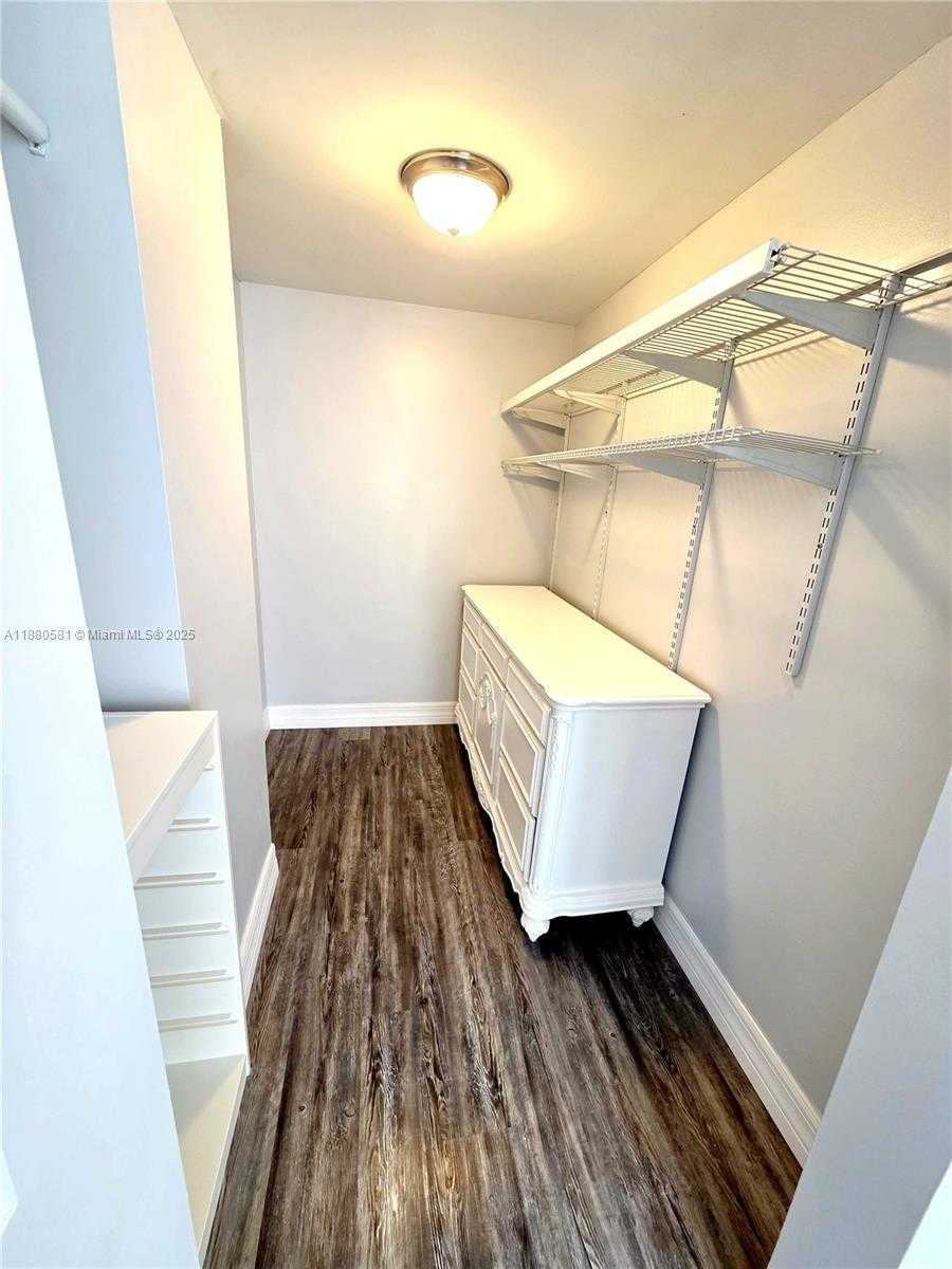 Small Image of 17021 NORTH BAY RD #324, Sunny Isles Beach Number 8
