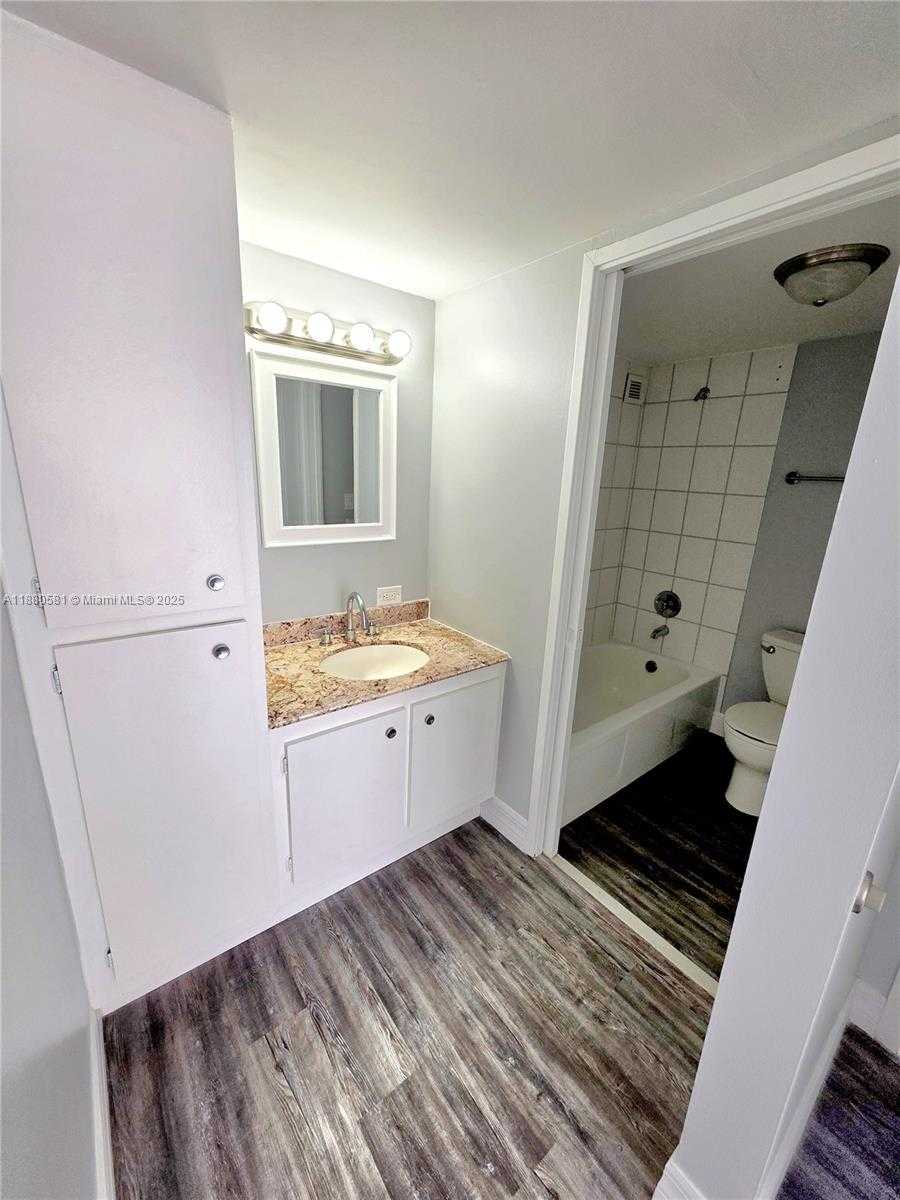 Small Image of 17021 NORTH BAY RD #324, Sunny Isles Beach Number 9