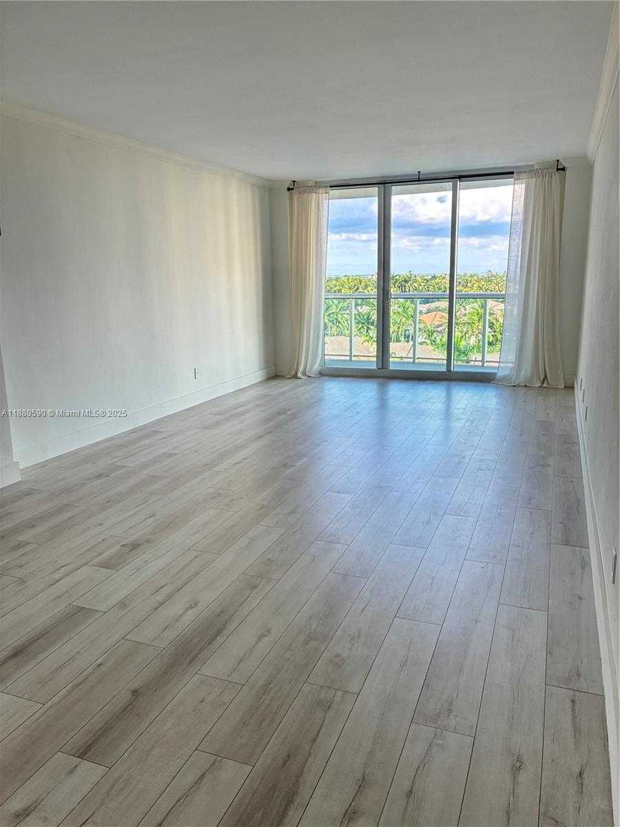 Small Image of 19380 COLLINS AVE #718, Sunny Isles Beach Number 4