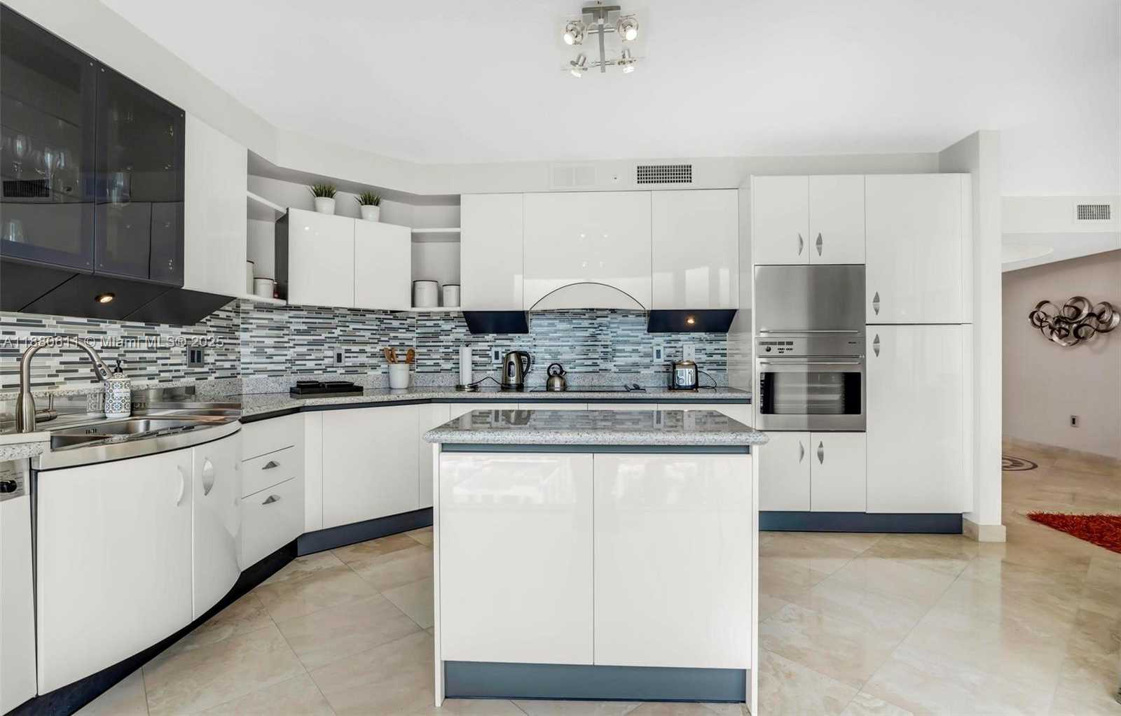 Small Image of 17555 COLLINS AVE #UP-7, Sunny Isles Beach Number 9