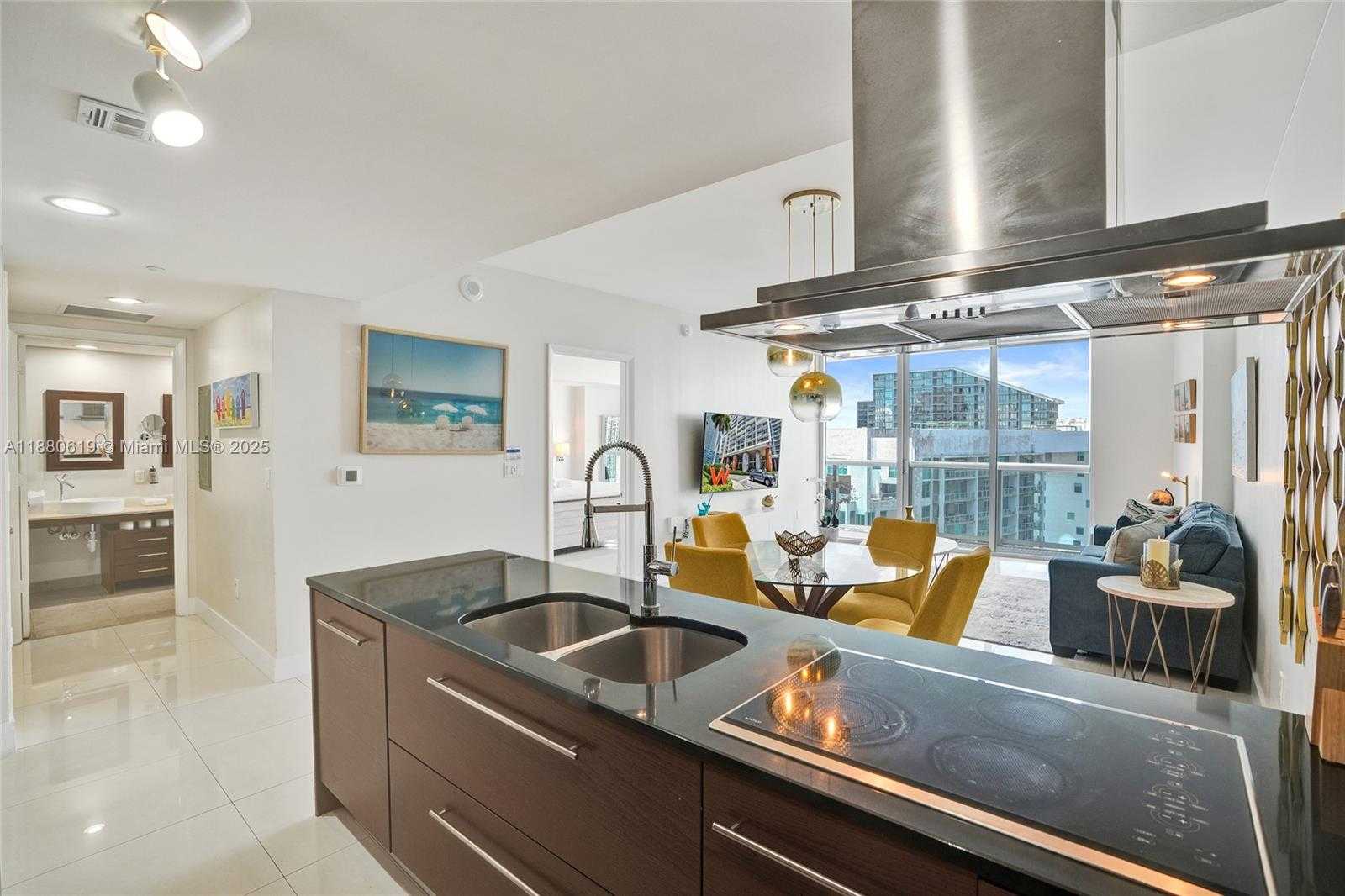 Small Image of 485 BRICKELL AVE #4207, Miami Number 10
