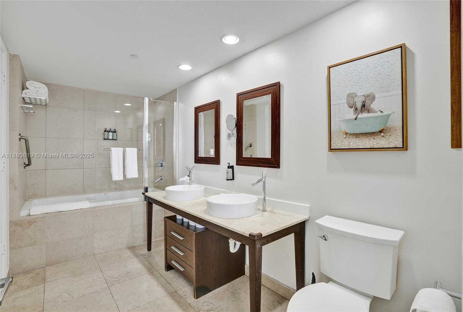 Small Image of 485 BRICKELL AVE #4207, Miami Number 16
