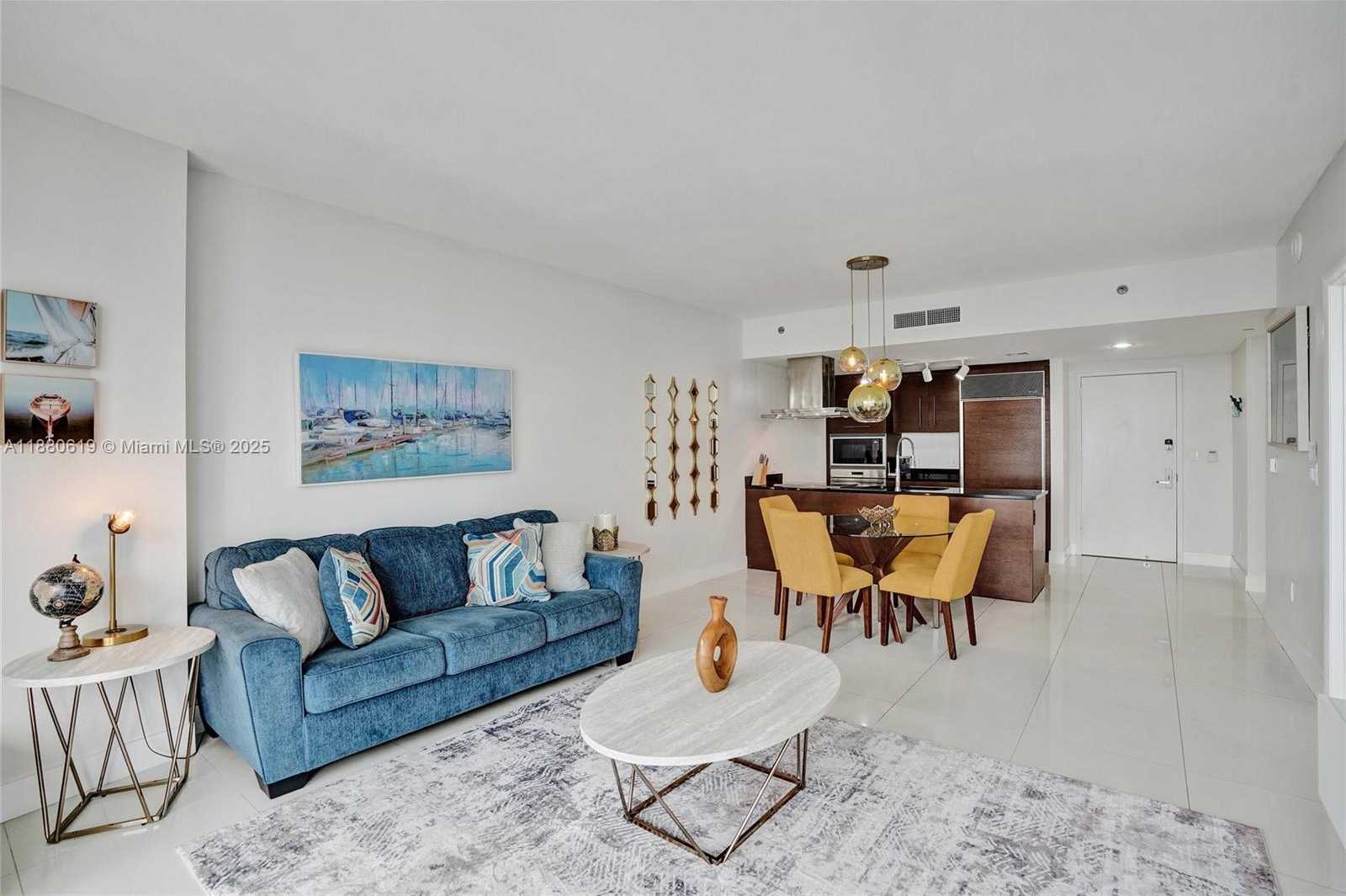 Small Image of 485 BRICKELL AVE #4207, Miami Number 3