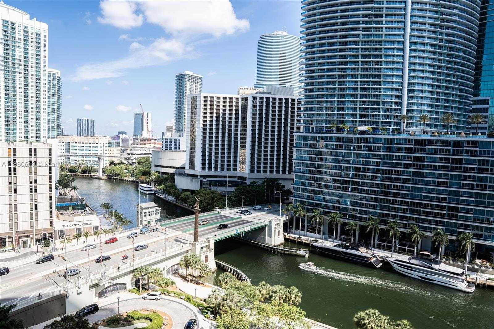 Small Image of 485 BRICKELL AVE #4207, Miami Number 39