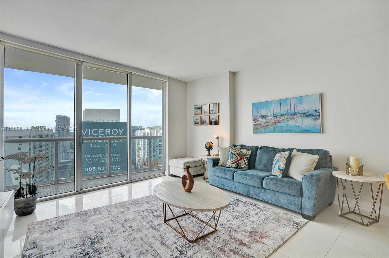 Small Image of 485 BRICKELL AVE #4207, Miami Number 4