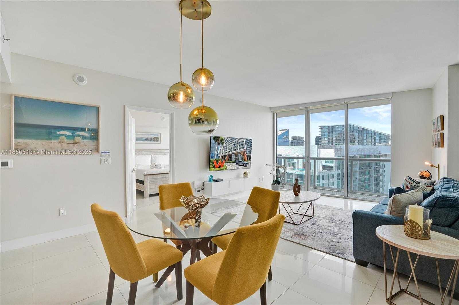 Small Image of 485 BRICKELL AVE #4207, Miami Number 6