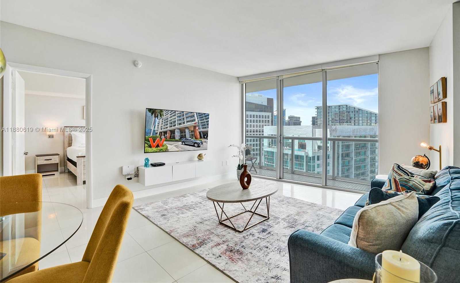 Small Image of 485 BRICKELL AVE #4207, Miami Number 7