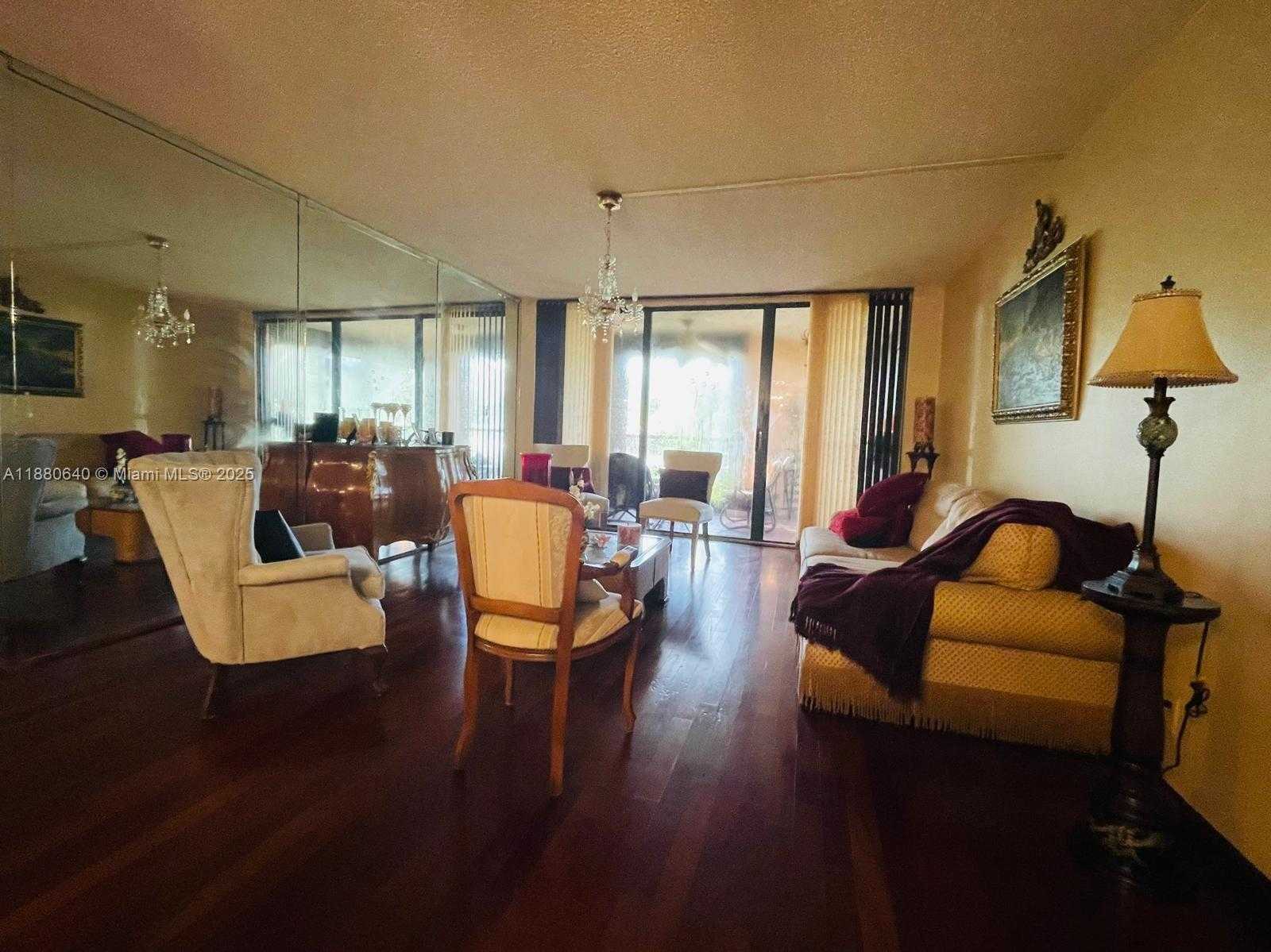 Small Image of 16325 GOLF CLUB RD #102, Weston Number 10