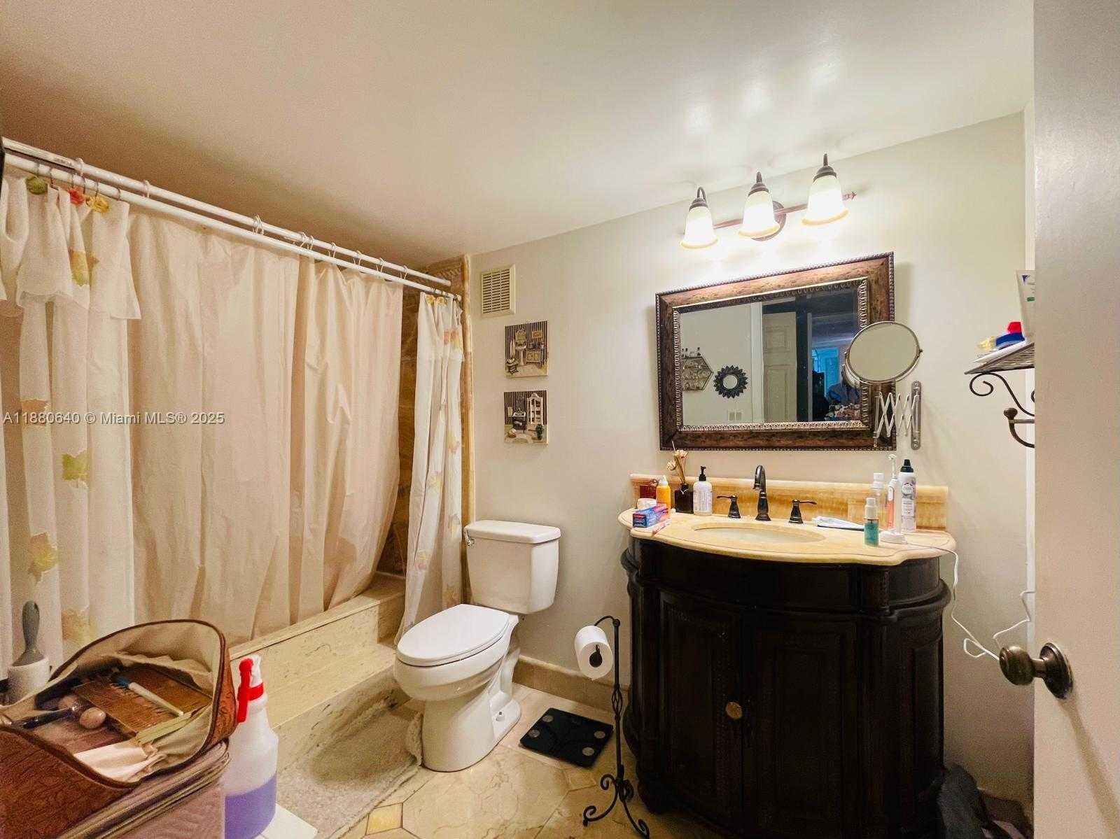 Small Image of 16325 GOLF CLUB RD #102, Weston Number 15