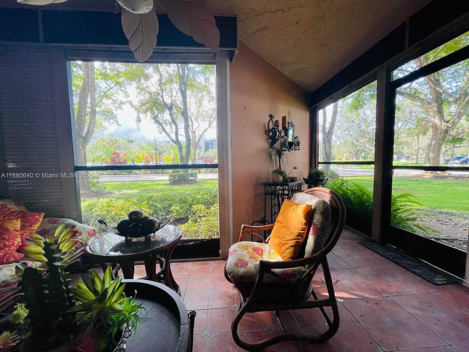 Small Image of 16325 GOLF CLUB RD #102, Weston Number 18