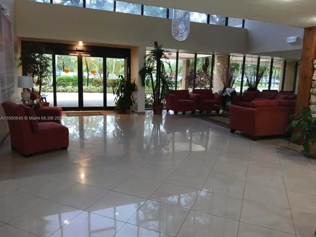 Small Image of 16325 GOLF CLUB RD #102, Weston Number 4