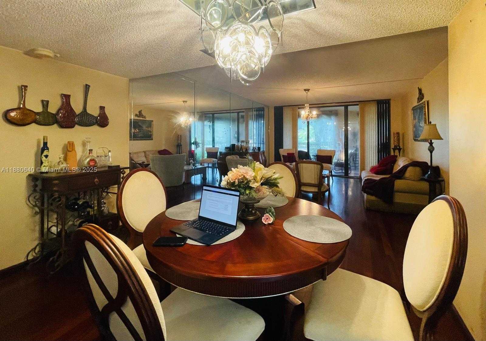 Small Image of 16325 GOLF CLUB RD #102, Weston Number 8