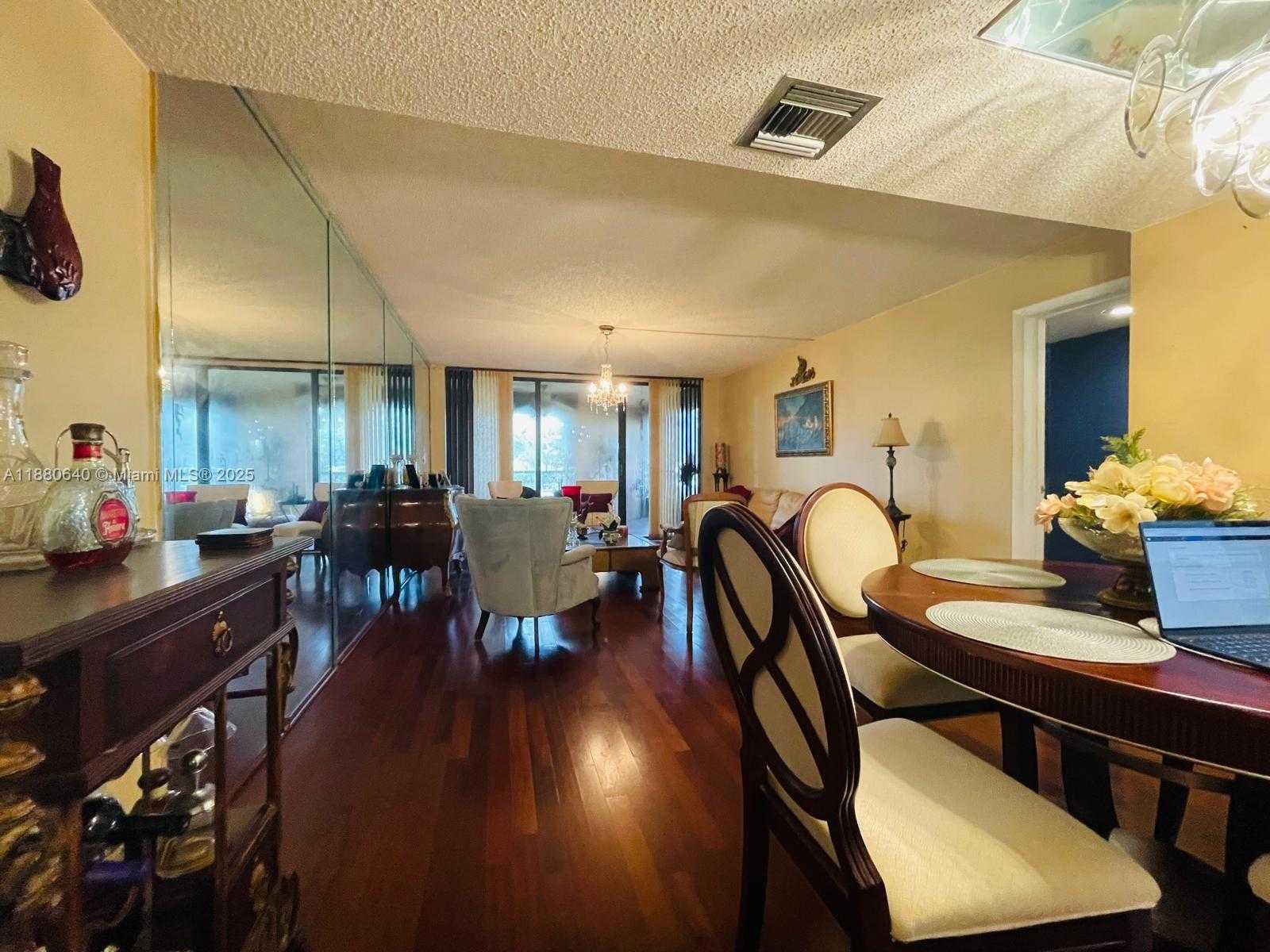 Small Image of 16325 GOLF CLUB RD #102, Weston Number 9