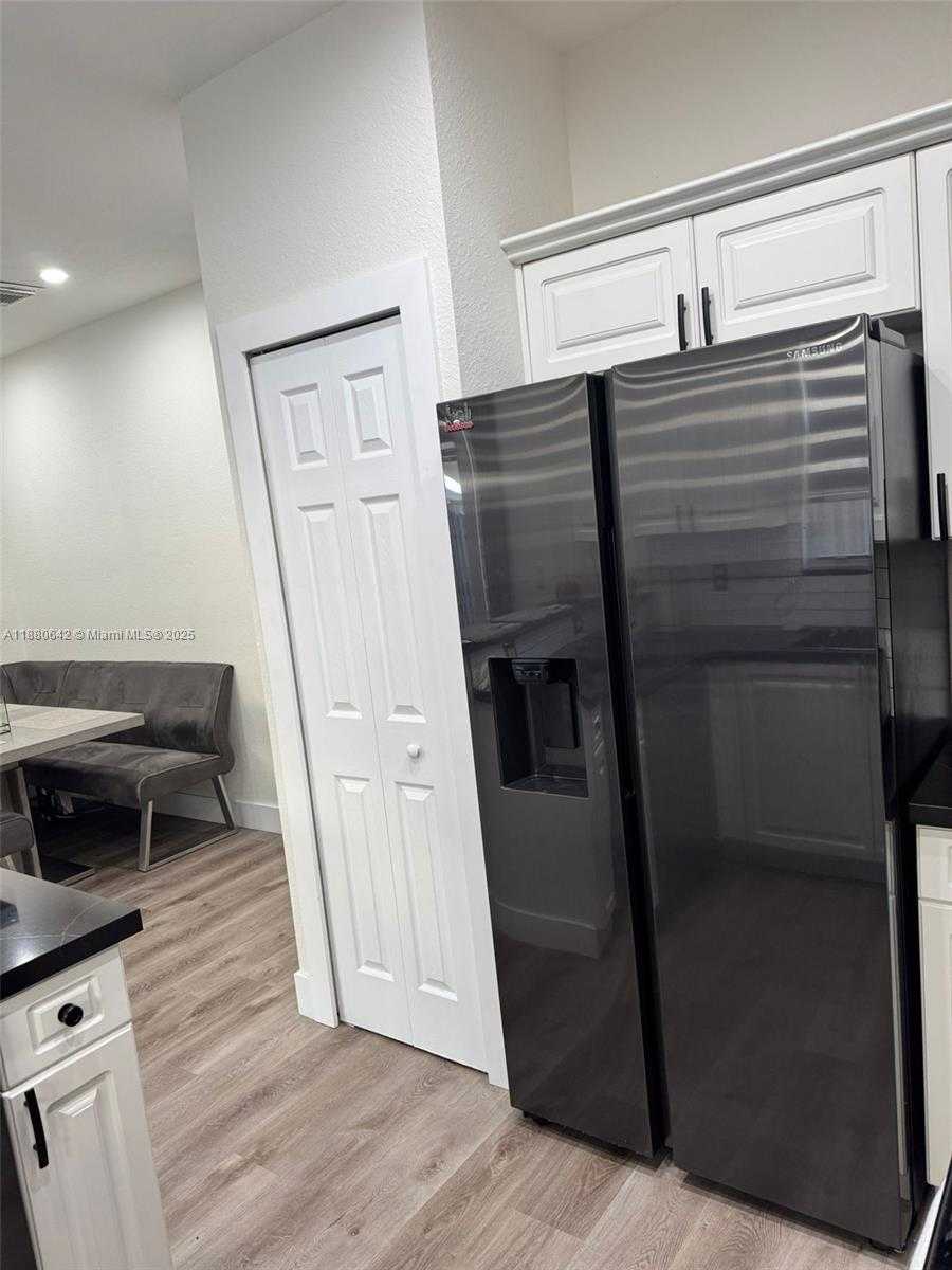 Small Image of 12453 SOUTH WEST 125TH TER, Miami Number 13