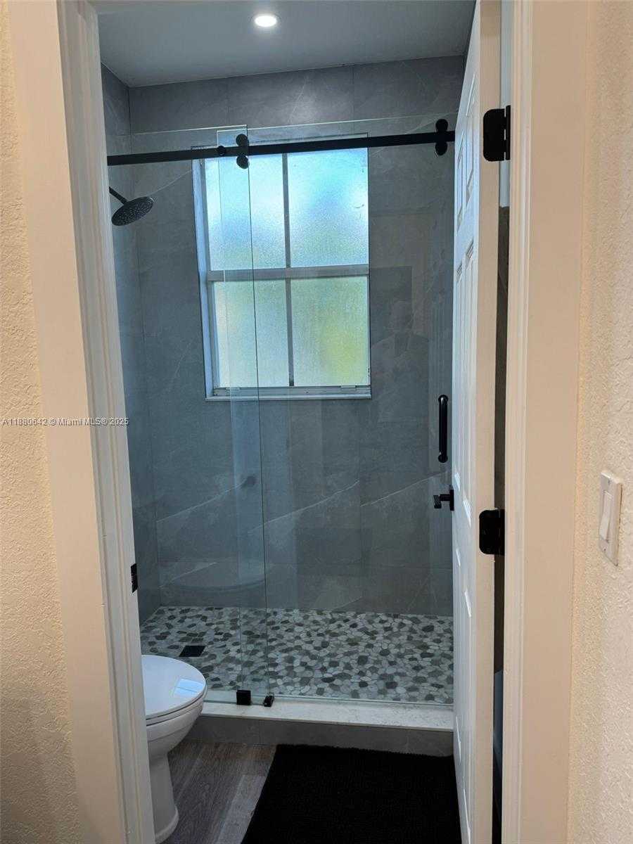 Small Image of 12453 SOUTH WEST 125TH TER, Miami Number 25