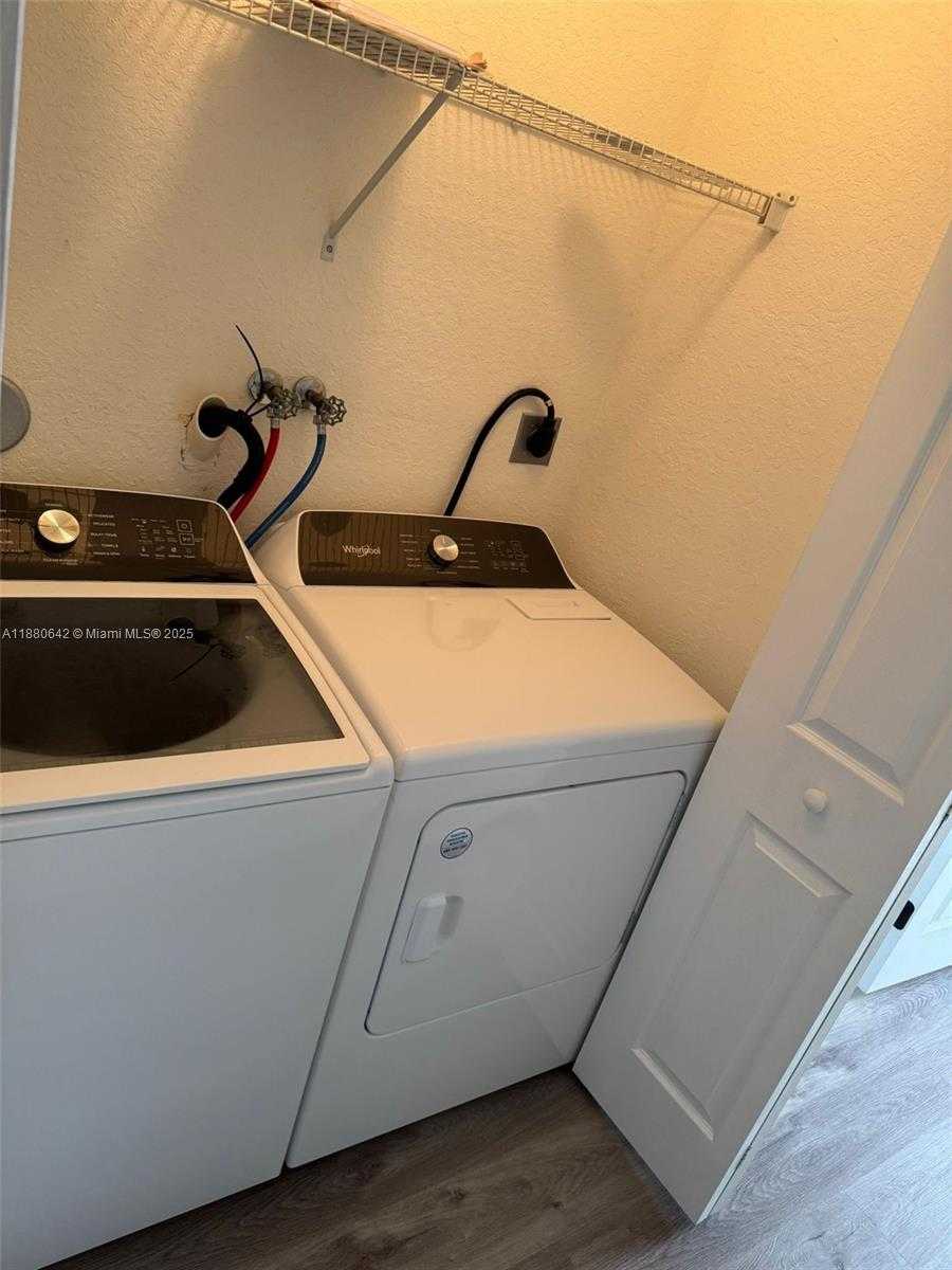 Small Image of 12453 SOUTH WEST 125TH TER, Miami Number 27
