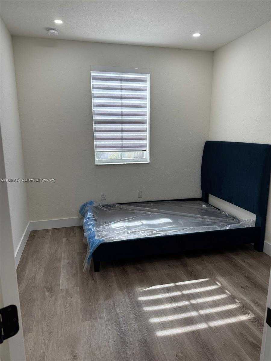 Small Image of 12453 SOUTH WEST 125TH TER, Miami Number 28