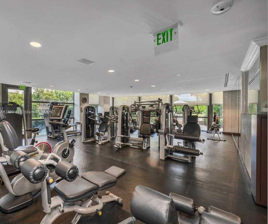 Small Image of 5875 COLLINS AVE #807, Miami Beach Number 11