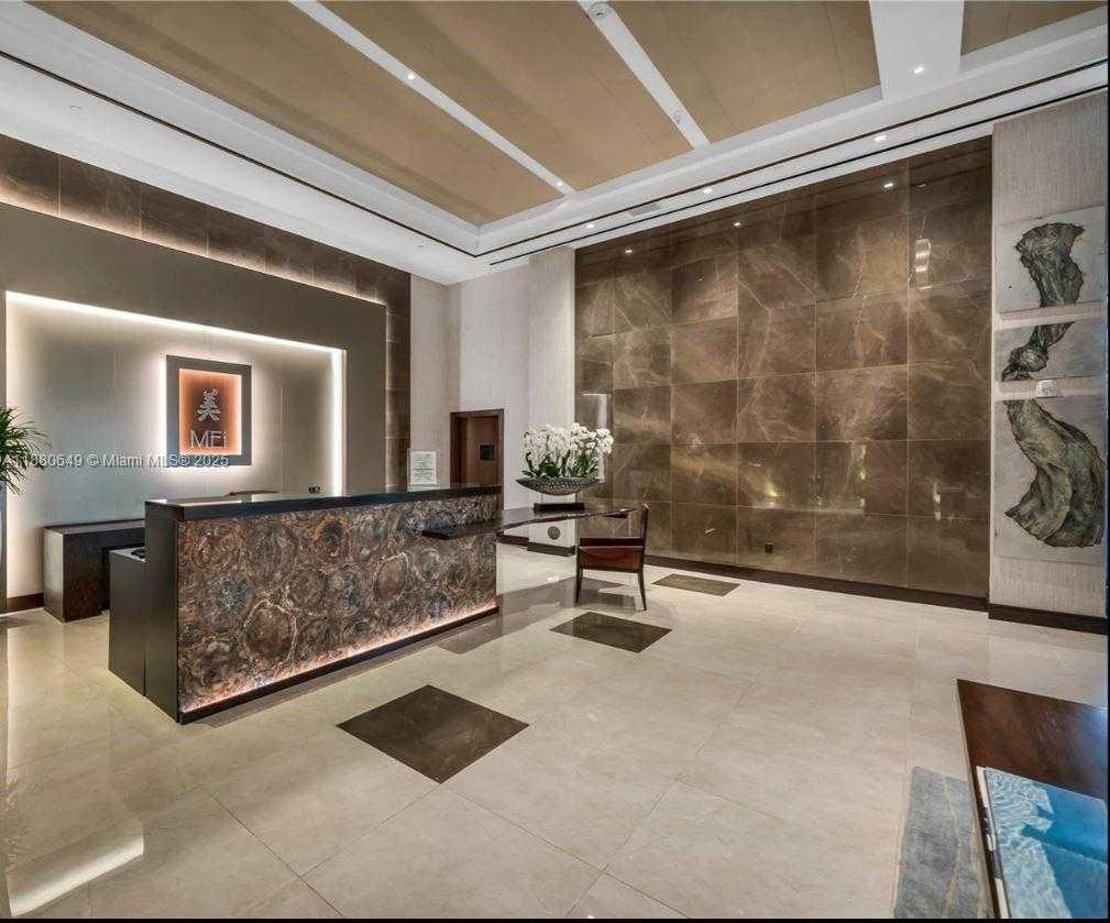 Small Image of 5875 COLLINS AVE #807, Miami Beach Number 4