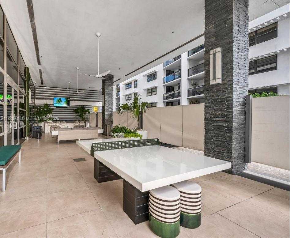 Small Image of 5875 COLLINS AVE #807, Miami Beach Number 8