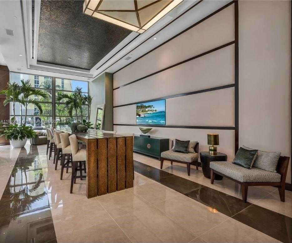 Small Image of 5875 COLLINS AVE #807, Miami Beach Number 9