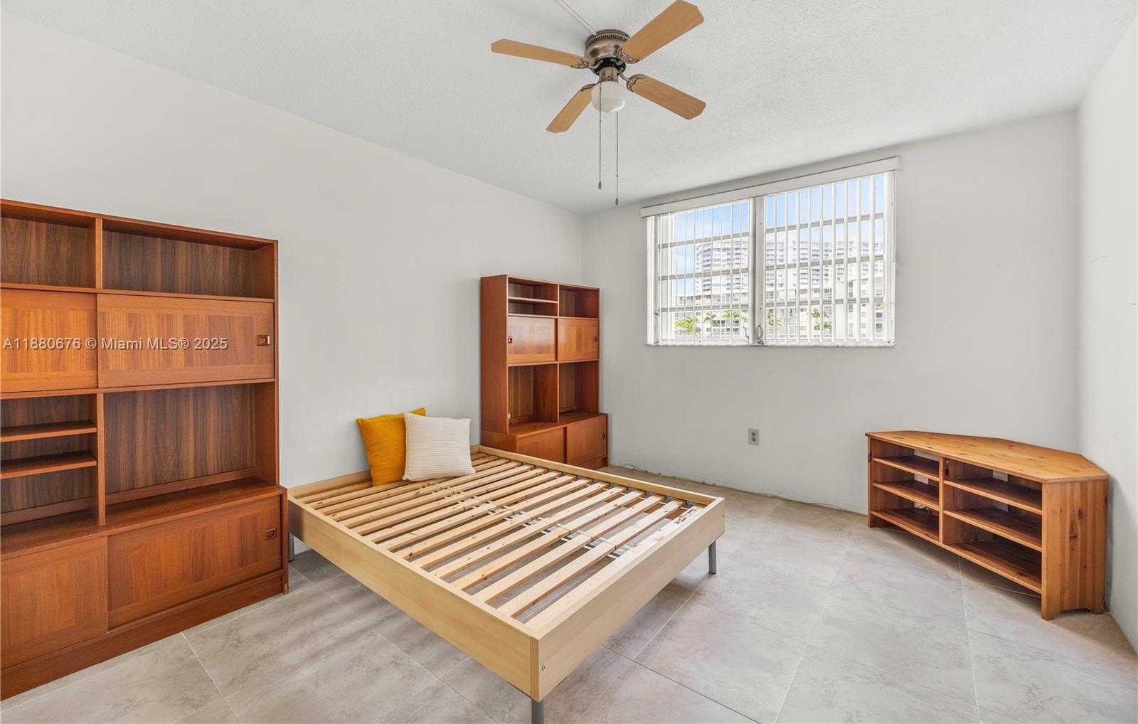 Small Image of 2903 POINT EAST DR #K111, Aventura Number 20