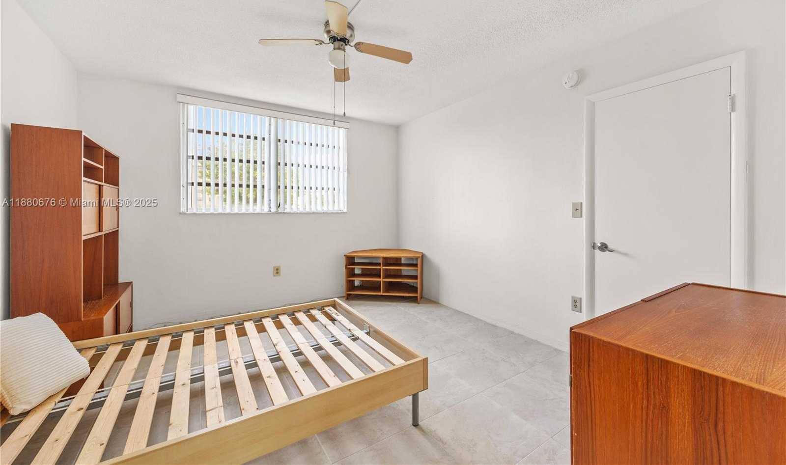 Small Image of 2903 POINT EAST DR #K111, Aventura Number 22