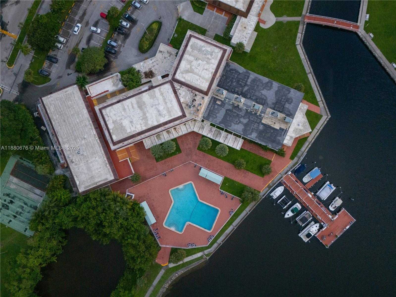 Small Image of 2903 POINT EAST DR #K111, Aventura Number 40