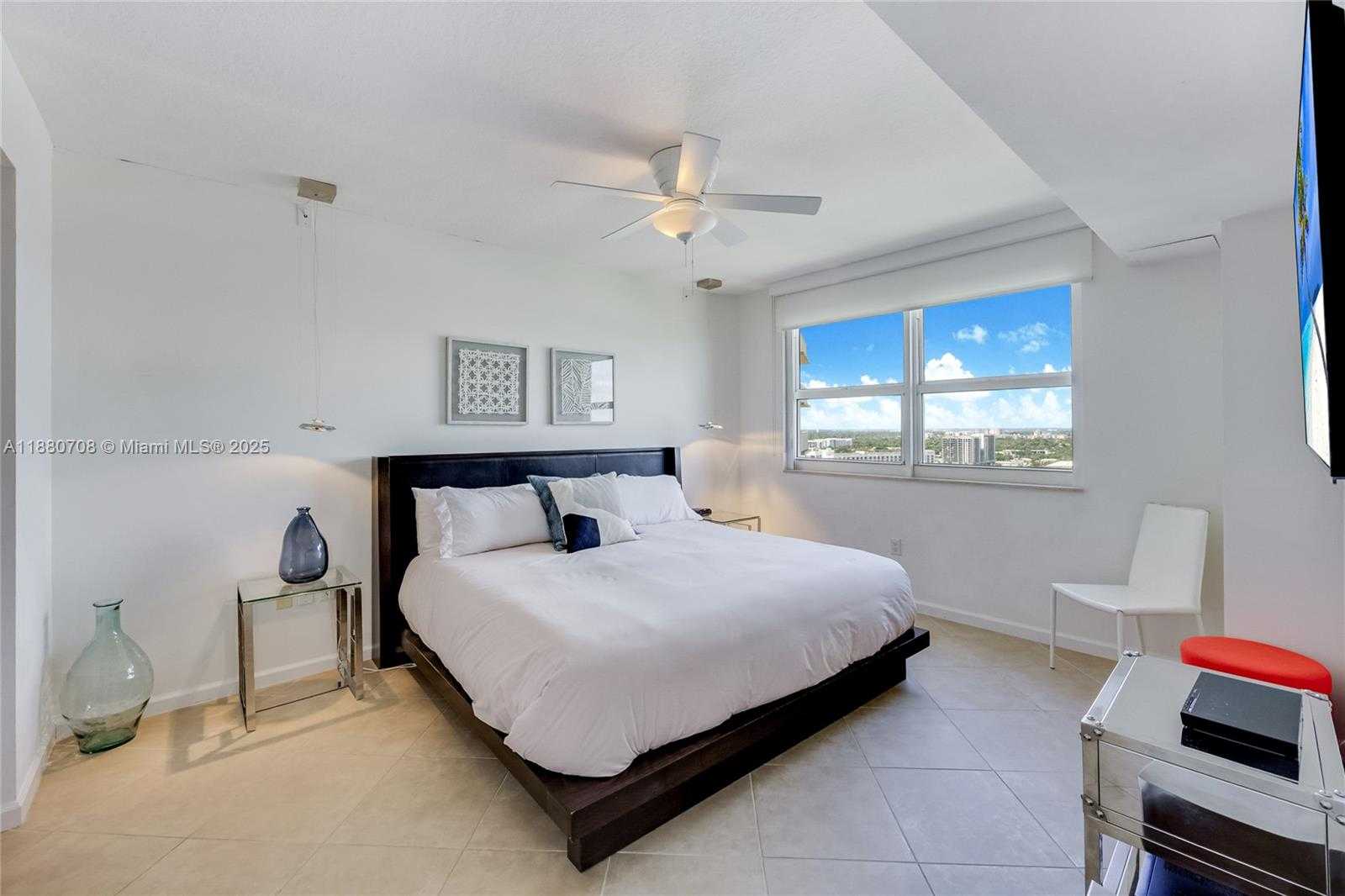 Small Image of 19501 WEST COUNTRY CLUB DR #2412, Aventura Number 11