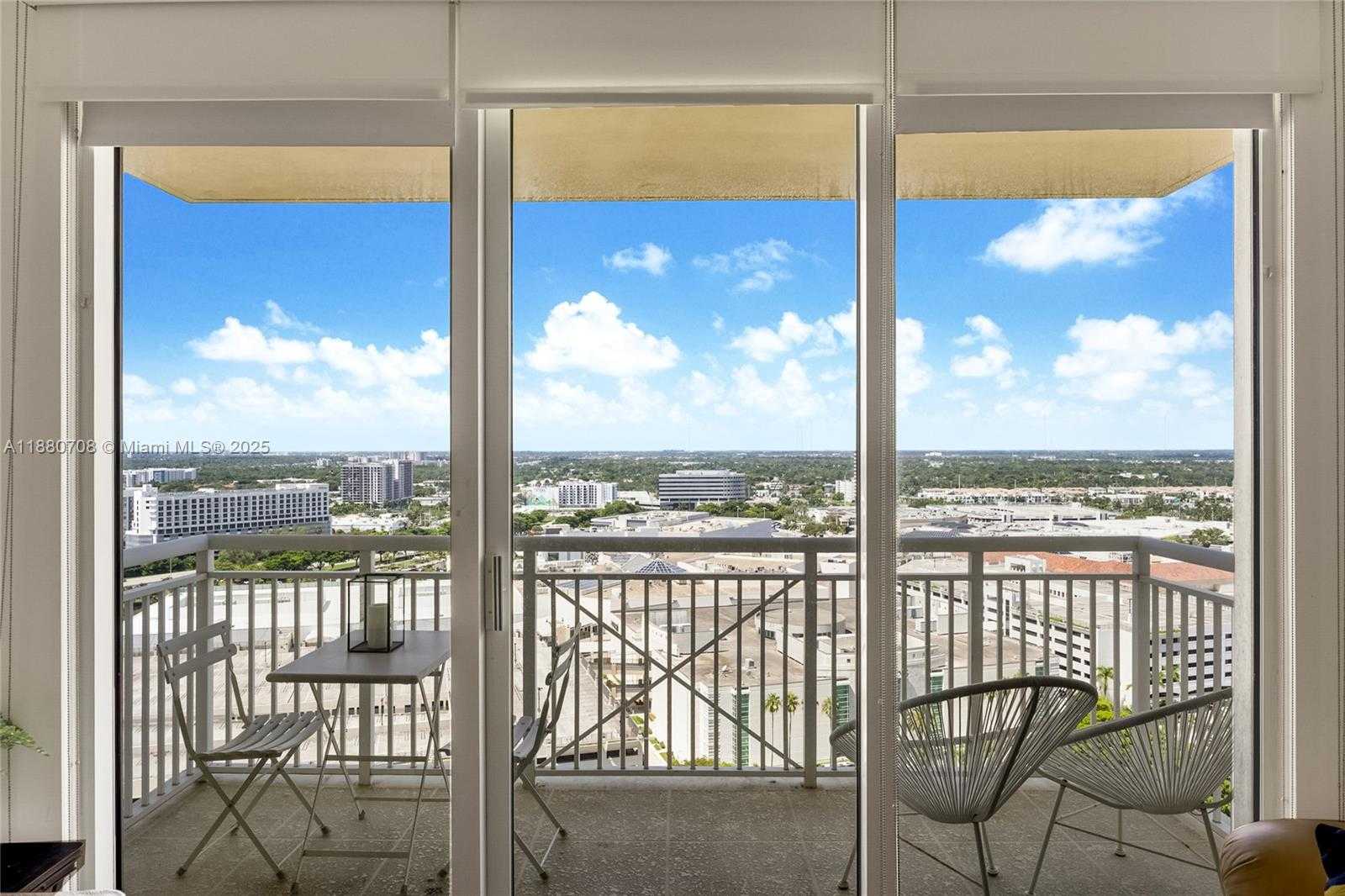 Small Image of 19501 WEST COUNTRY CLUB DR #2412, Aventura Number 18