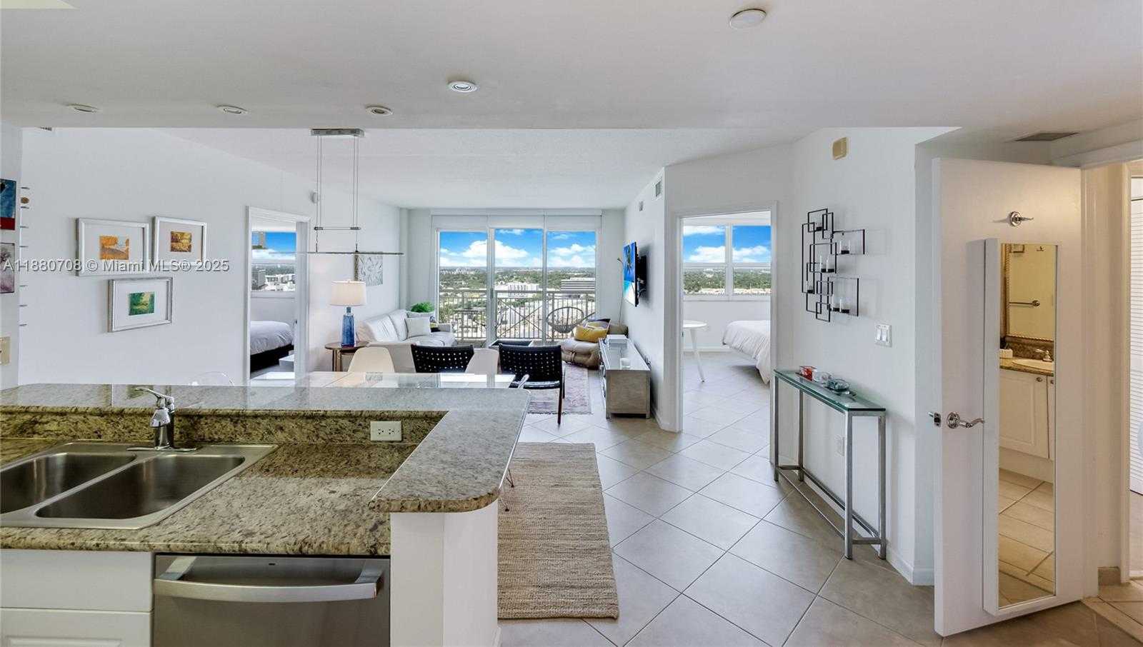 Small Image of 19501 WEST COUNTRY CLUB DR #2412, Aventura Number 4