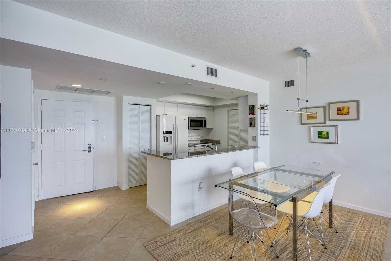 Small Image of 19501 WEST COUNTRY CLUB DR #2412, Aventura Number 7