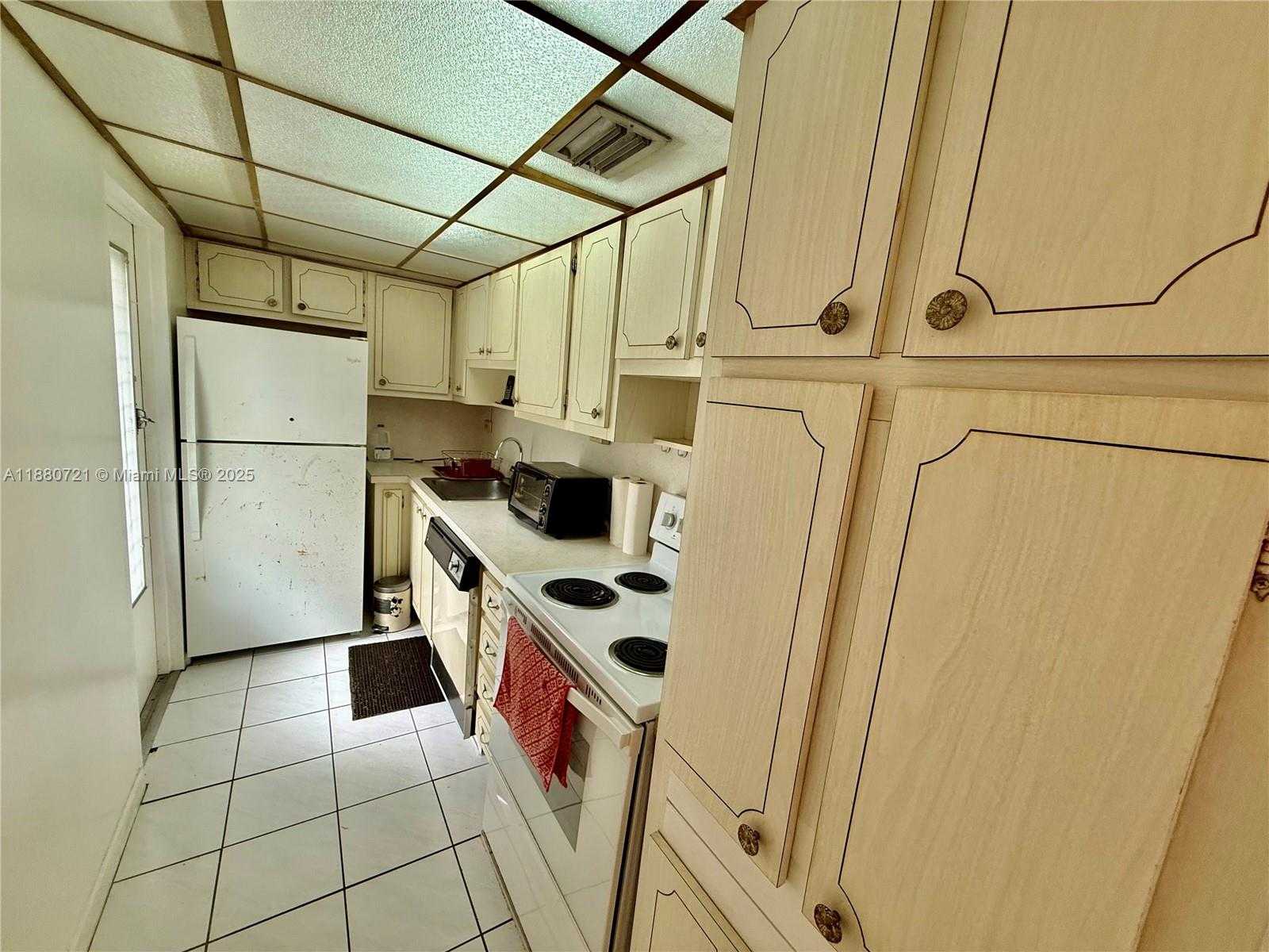 Small Image of 9700 EAST BAY HARBOR DR #406, Bay Harbor Islands Number 14