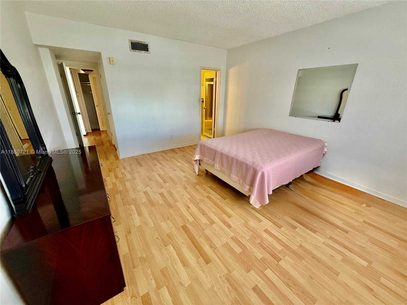 Small Image of 9700 EAST BAY HARBOR DR #406, Bay Harbor Islands Number 21