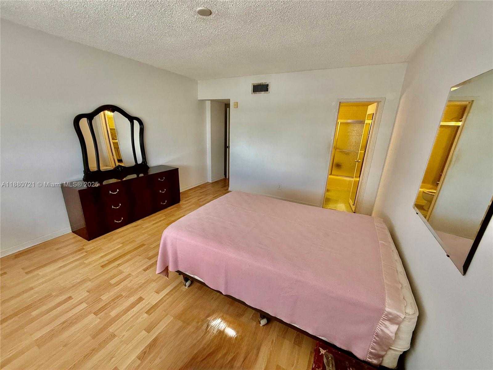 Small Image of 9700 EAST BAY HARBOR DR #406, Bay Harbor Islands Number 23