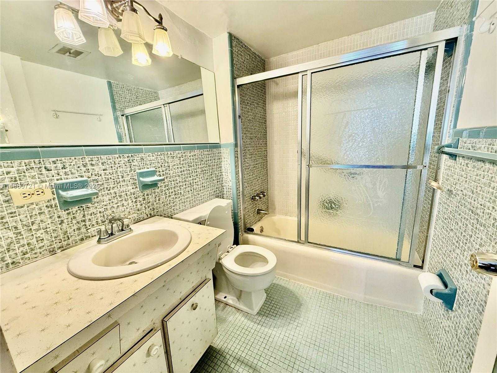 Small Image of 9700 EAST BAY HARBOR DR #406, Bay Harbor Islands Number 25