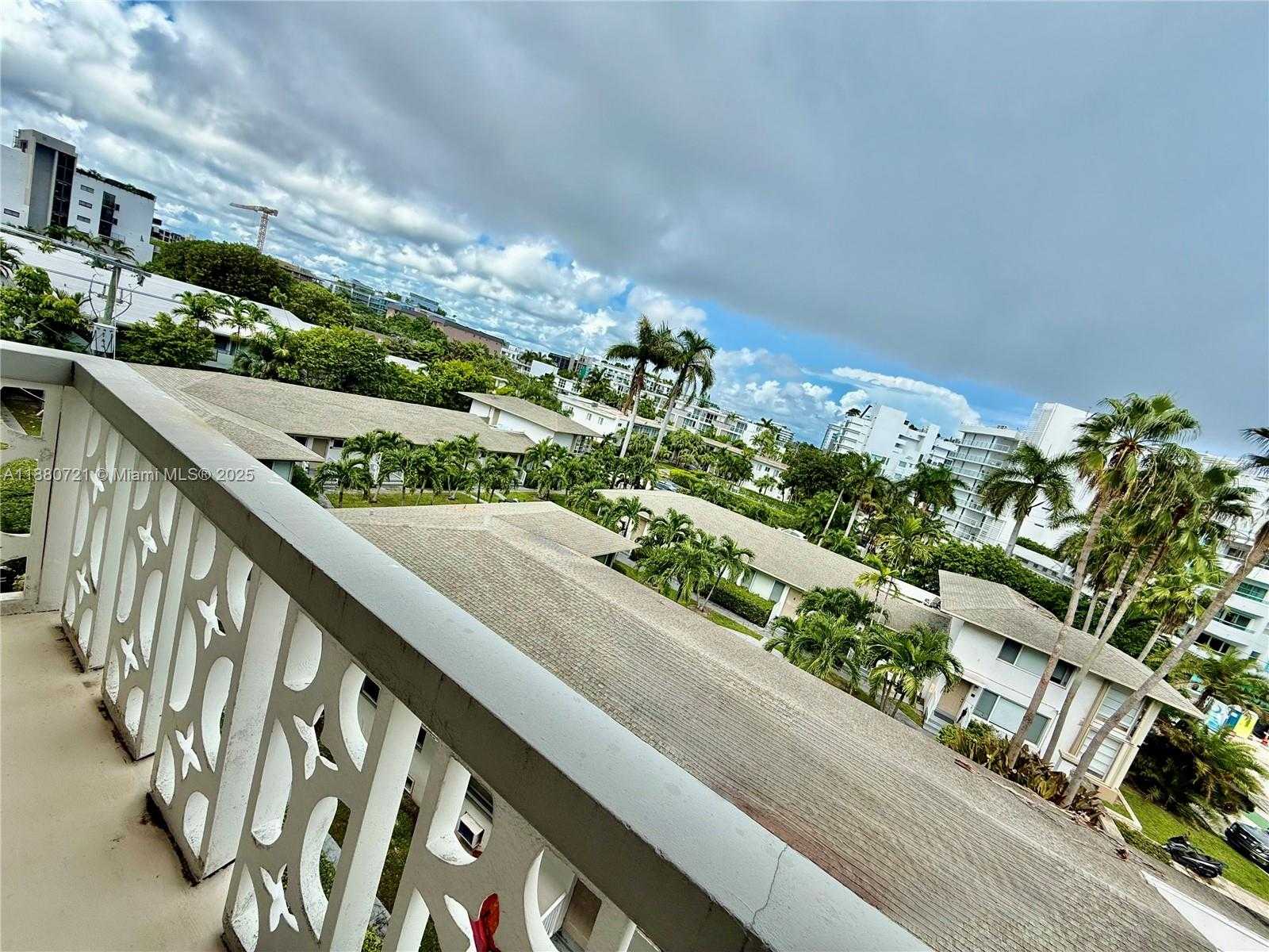 Small Image of 9700 EAST BAY HARBOR DR #406, Bay Harbor Islands Number 28